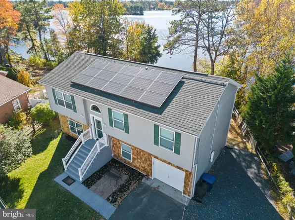 8 Sommers Ln, Browns Mills, NJ 08015