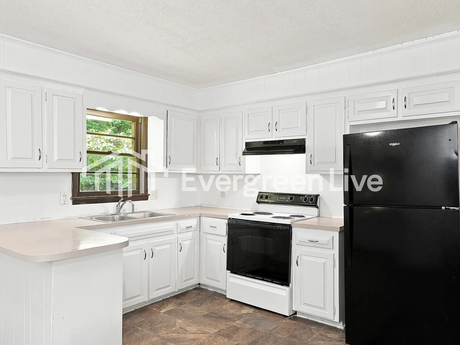 3 bed, 2.0 bath, 1123 sqft, $1,595 — Photo 3