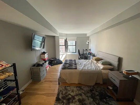 Rented by Olympia House Delaware LP | media 75