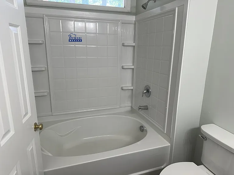 7528 Claymont Dr — Photo 14