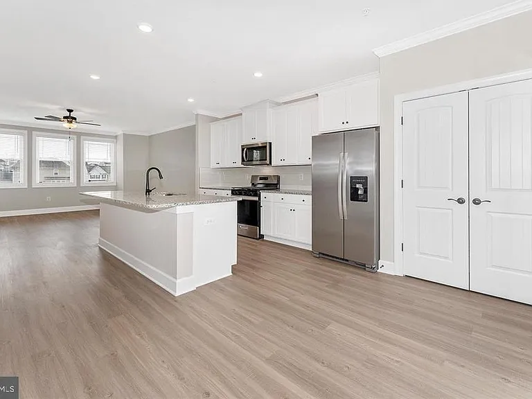 527 Abigail Ave — Photo 15