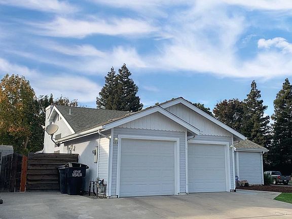 3rd image of 3405 S San Joaquin Ct