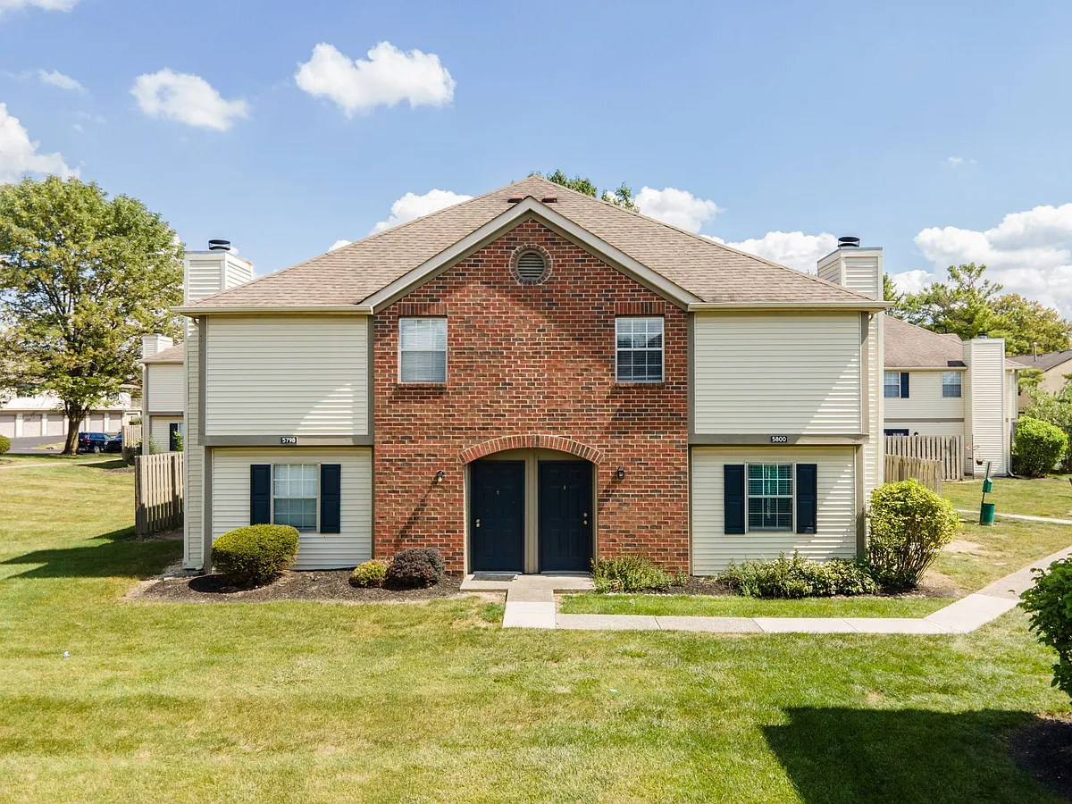 Building Photo - TOWNHOMES AT MCNAUGHTEN