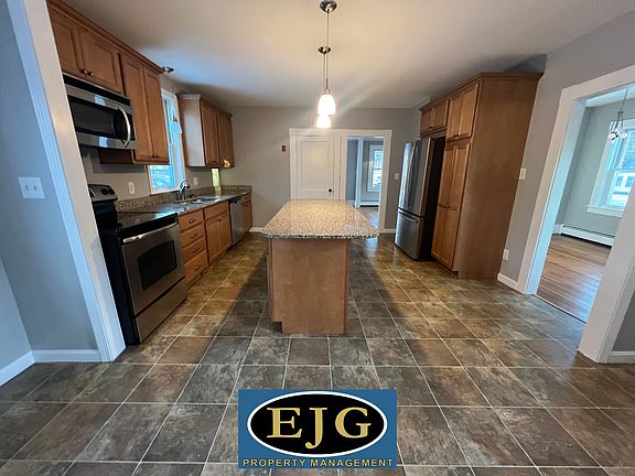 5th image of 8 Woodbury Ave