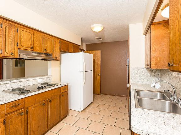 5th image of 7926 Jonquil Dr