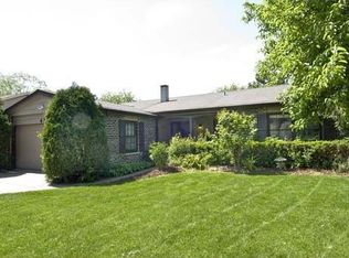 414 Sandy Ln, Libertyville, IL