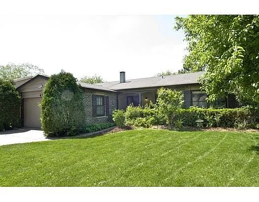 414 Sandy Ln photo 1