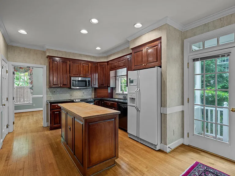 2113 Fallon Oaks Ct — Photo 5