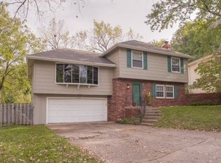 5809 NW Aspen Ln, Kansas City, MO 64152