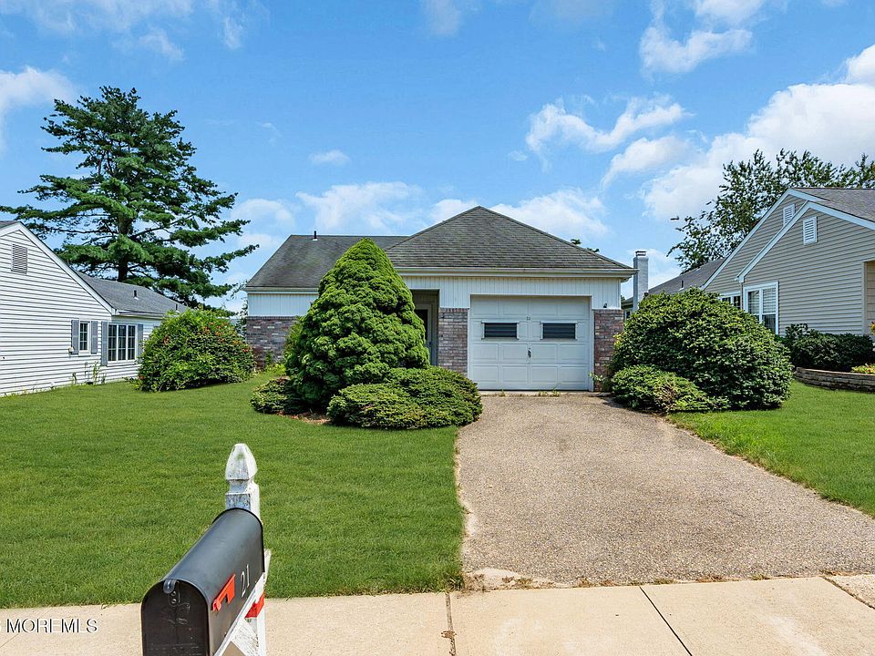 1st image of 21 Woodstock Lane