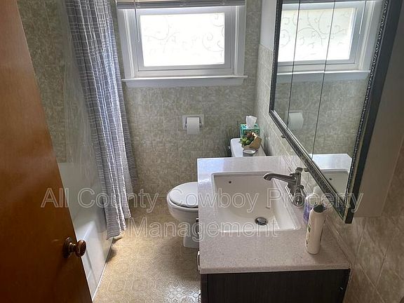 5th image of 1116 E Harney St