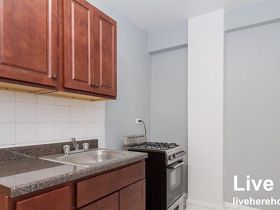 2nd image of 4602 N Beacon St APT 4C