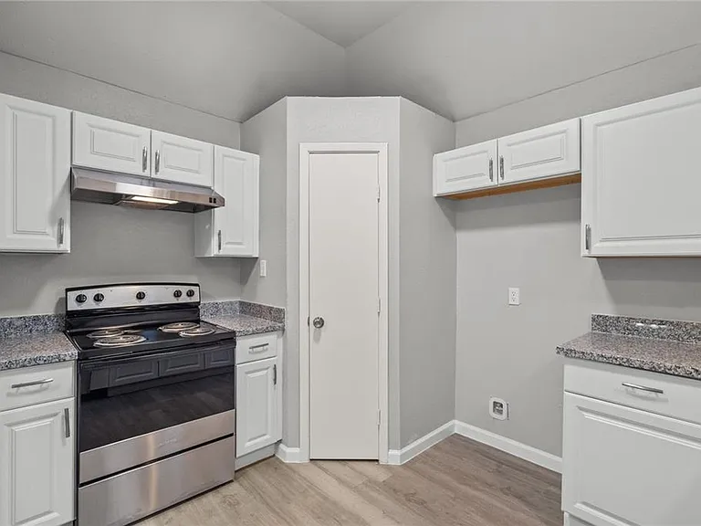 20575 Kings Rd — Photo 12