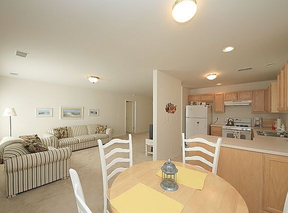 5th image of 227 Harbor Lndg
