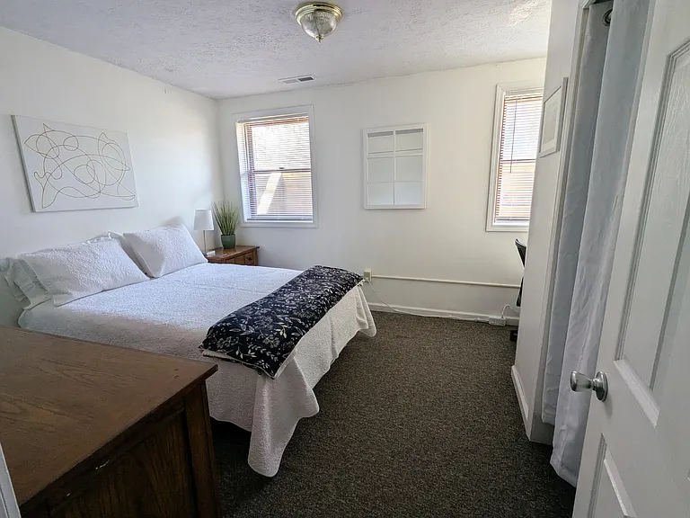 554 E Graham Pl — Photo 1