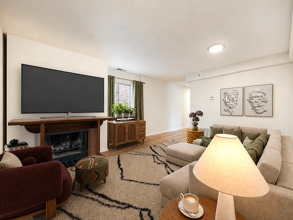 1700 Hinman Avenue Apartments