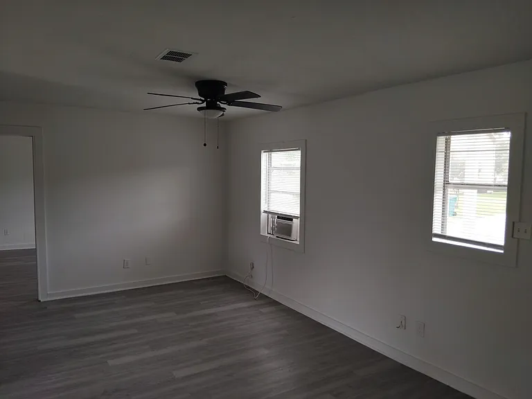 309 Dewey Ave — Photo 8