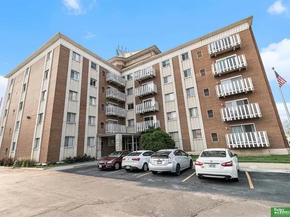 500 S 37th St APT 204, Omaha, NE 68105