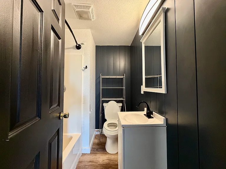 112 S Mill St #4 — Photo 13