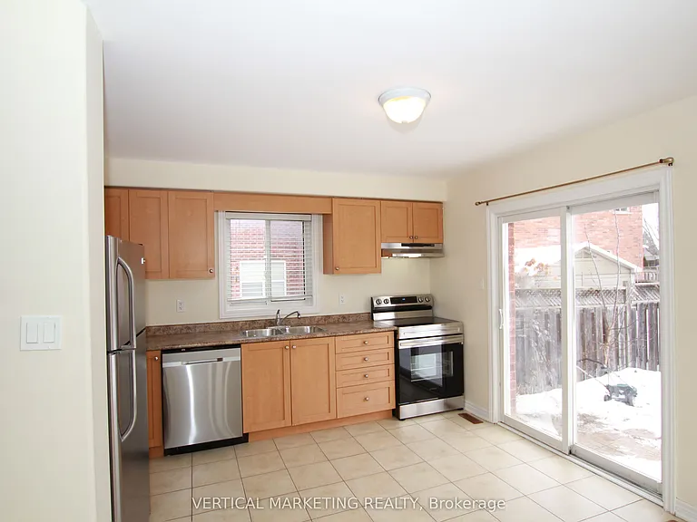35 Buchanan Dr — Photo 12