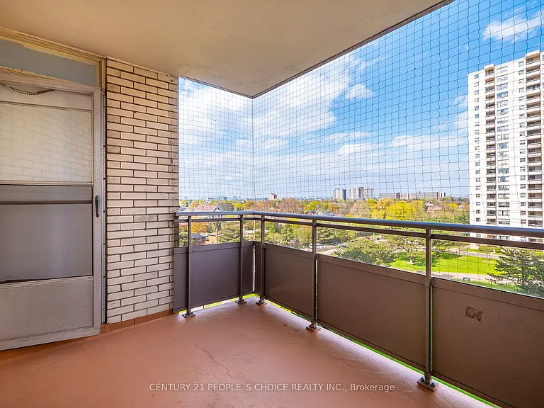 390 Dixon Rd #702 — Photo 31