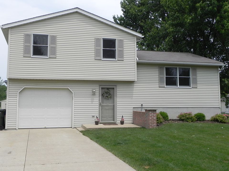 1st image of 208 Woodland St