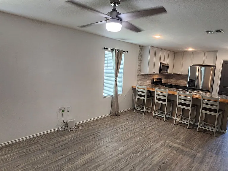 4538 Zoe Pass — Photo 5