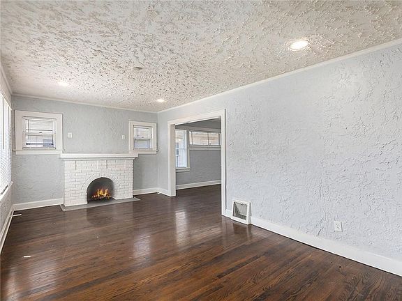 3rd image of 4116 Woodland Ave