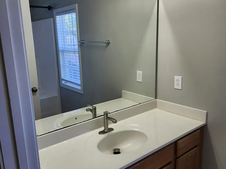 43 Derby Ln — Photo 21