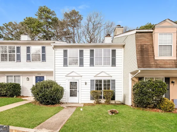 5713 Wells Cir, Stone Mountain, GA 30087