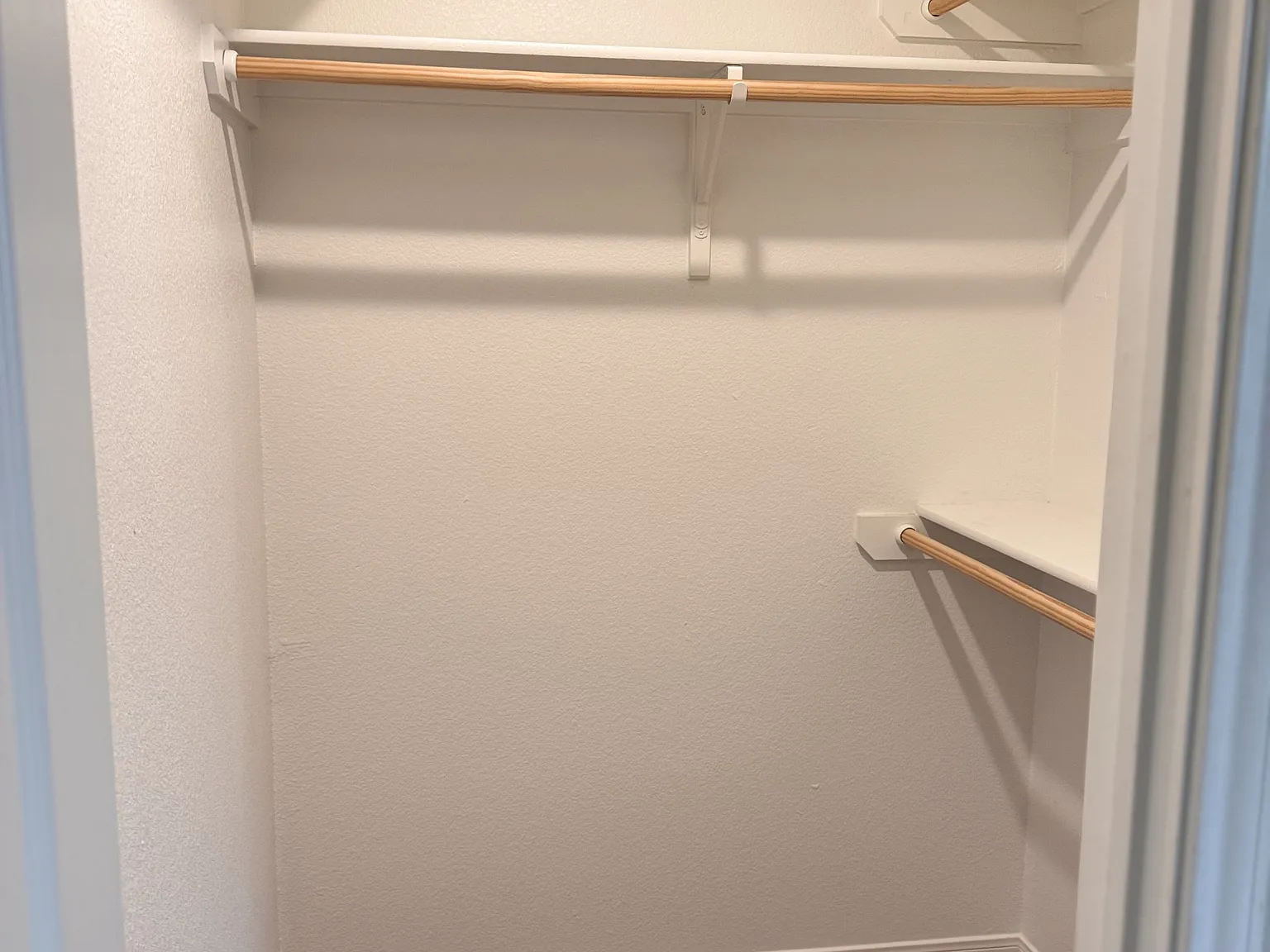 2204 Indian Trail - B — Photo 3