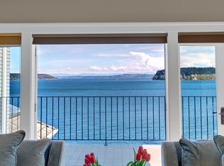 7221 Soundview Dr APT 203, Gig Harbor, WA 98335