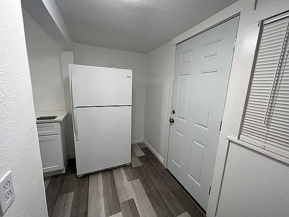 3rd image of 12 E Crawford Ave