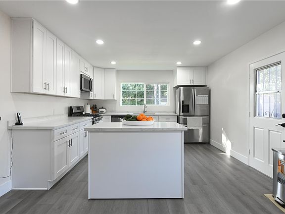 5th image of 5382 Tower Rd