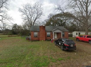 41 Crenshaw St, Elmore, AL 36025