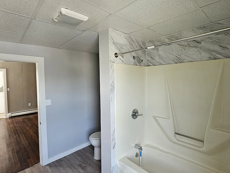 799 Railroad St #4 — Photo 7