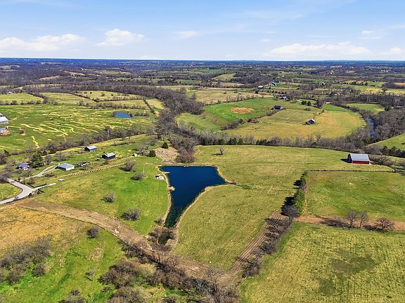 4th image of 1120 Beaumont Rd