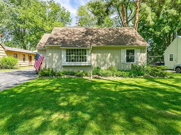 204 Valley Rd, Rochester, NY 14618