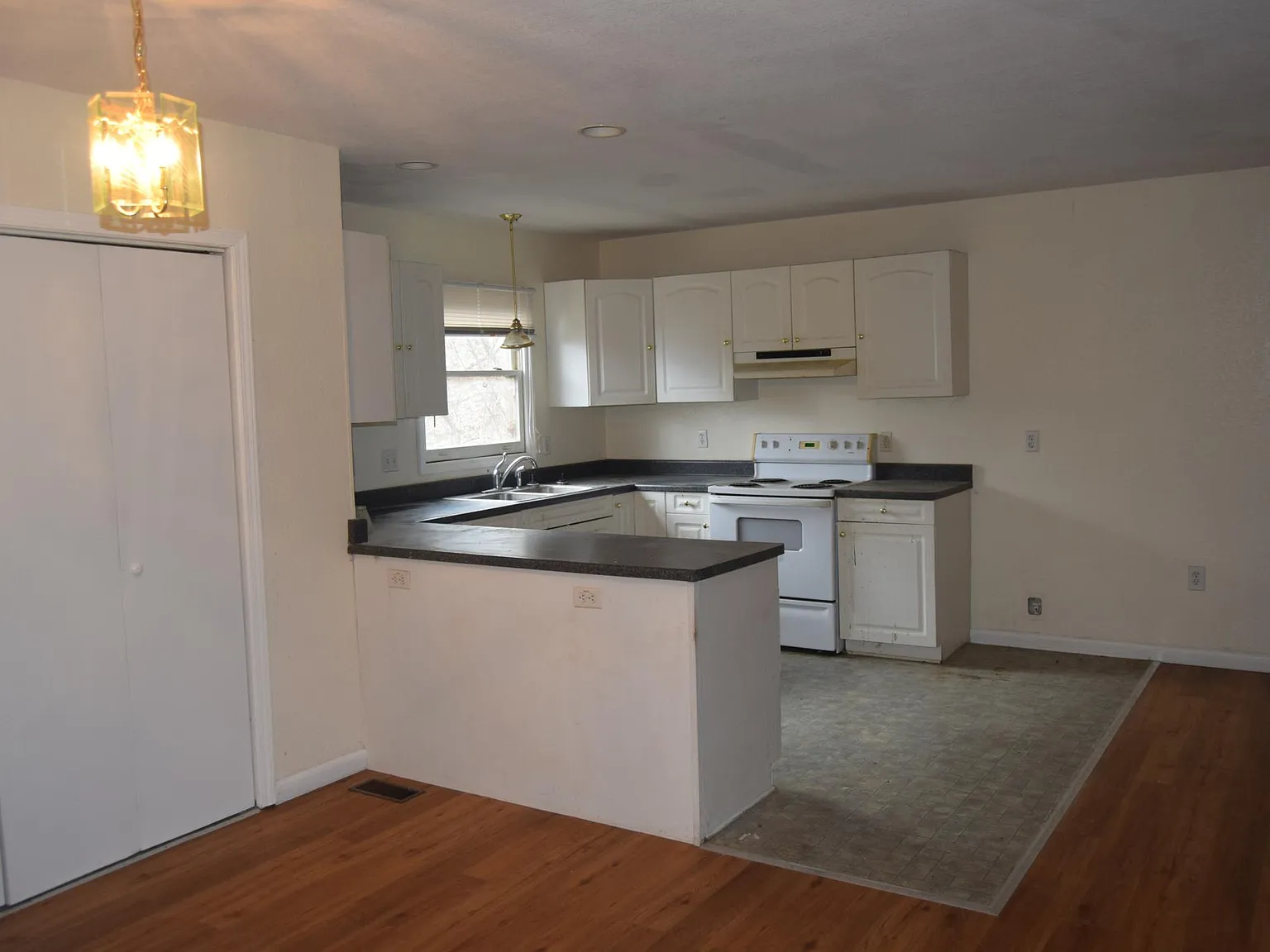 2 bed, 1652 sqft, $1,900 — Photo 4