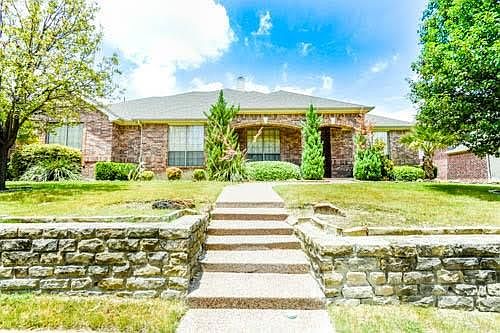 1st image of 3104 Normandy Dr