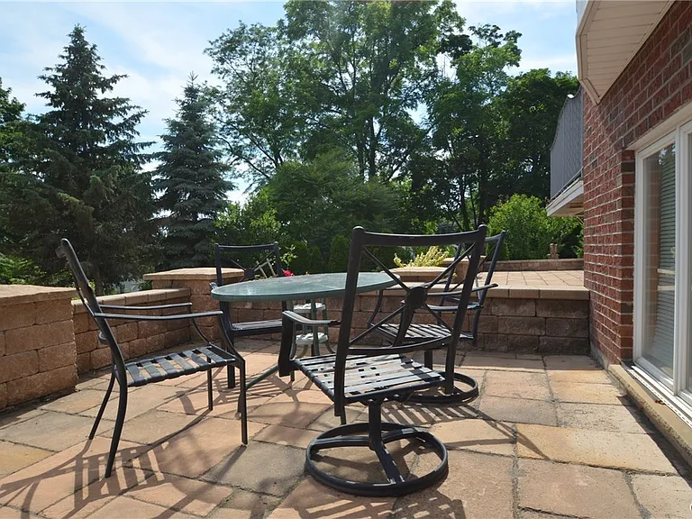 210 Lincoln Park Dr — Photo 35