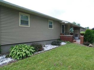 46 Regina Dr, Rochester, NY 14606