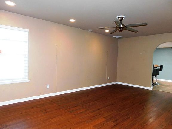 2nd image of 3306 N Sunset Ave