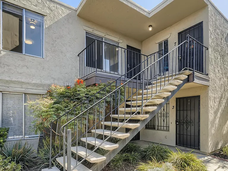 3825 Van Dyke Ave #6 — Photo 10