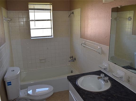 5th image of 1419 Crestview Dr