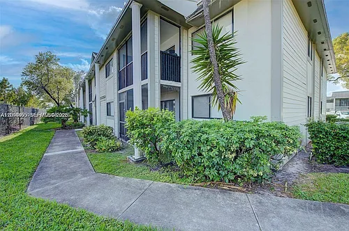 20680 NE 4th Ct #204 Photo 1