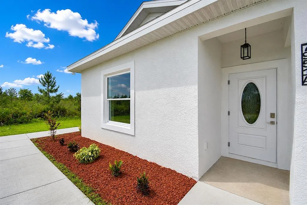 3 bed, 2.0 bath, 1220 sqft, $1,800 — Photo 3