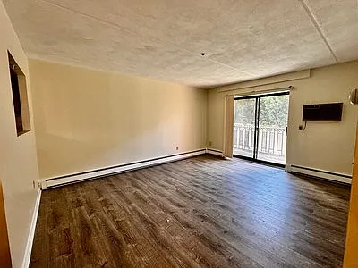 1 bed, 9999 sqft, $2,200 — Photo 1