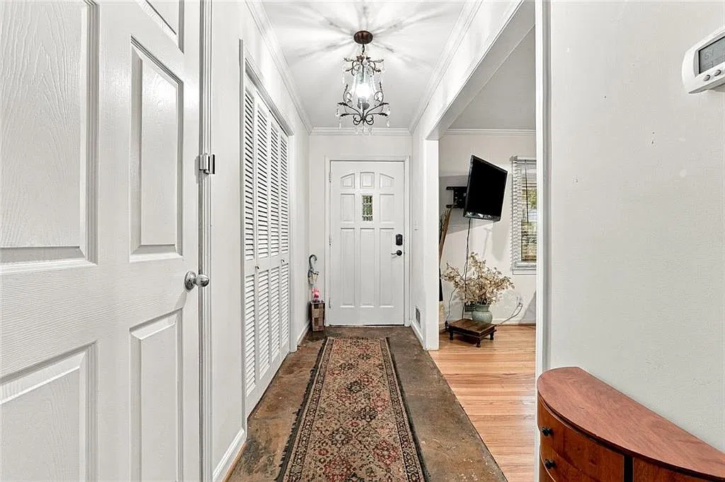 4 bed, 3.0 bath, 4774 sqft, $4,200 — Photo 4
