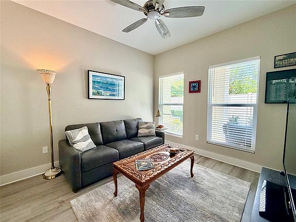 4th image of 946 Highland Ave #946